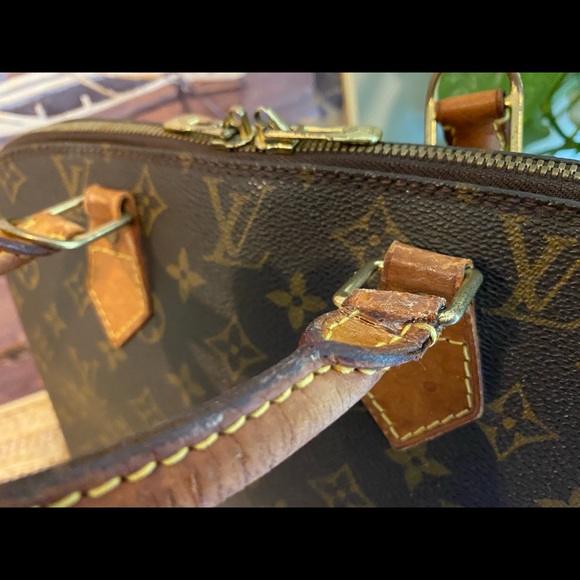SOLD✨AUTHENTIC Louis Vuitton Alma PM✨ LV bag - Picture 6 of 14